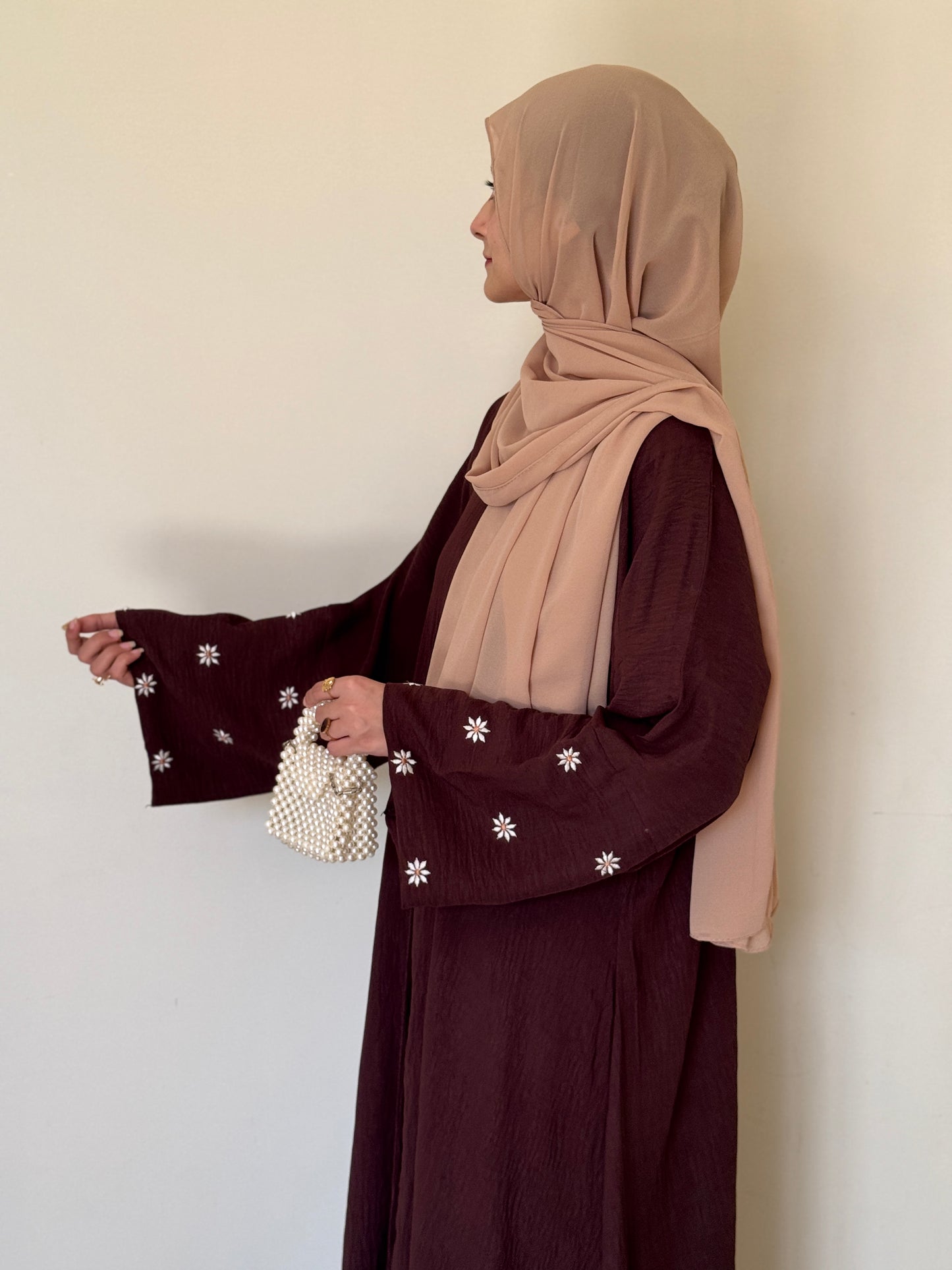 Brown Daisies Abaya