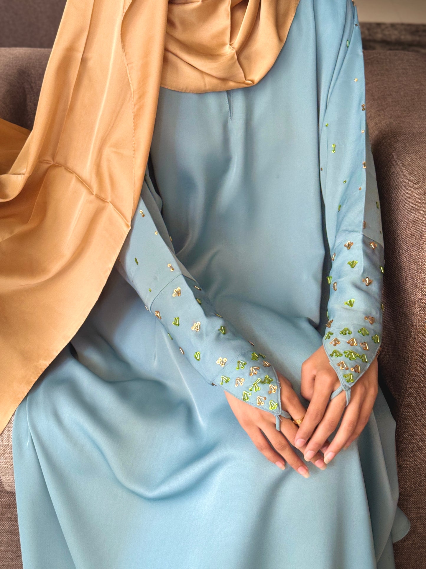 Nazneen Abaya- Delicate Hues