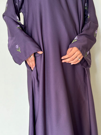 Lila Gulzar- Embroidered Abaya