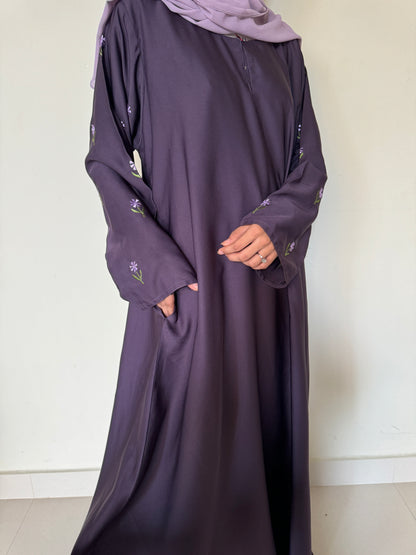 Lila Gulzar- Embroidered Abaya