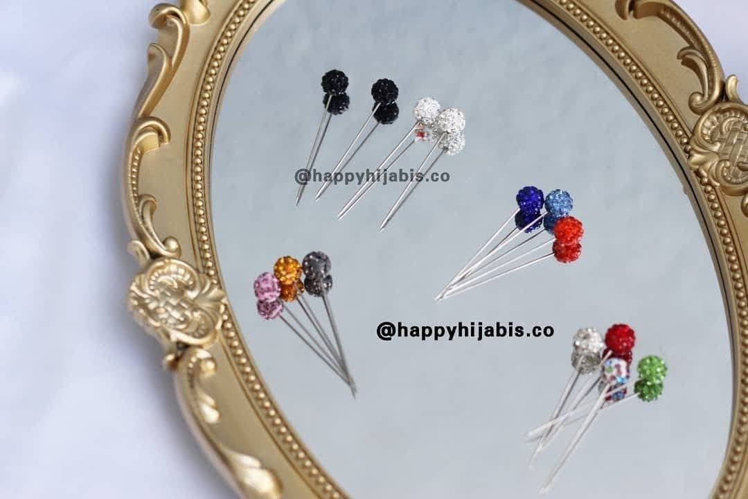 Fancy Stone Studded Pearl Pins Wheel- Multicolored