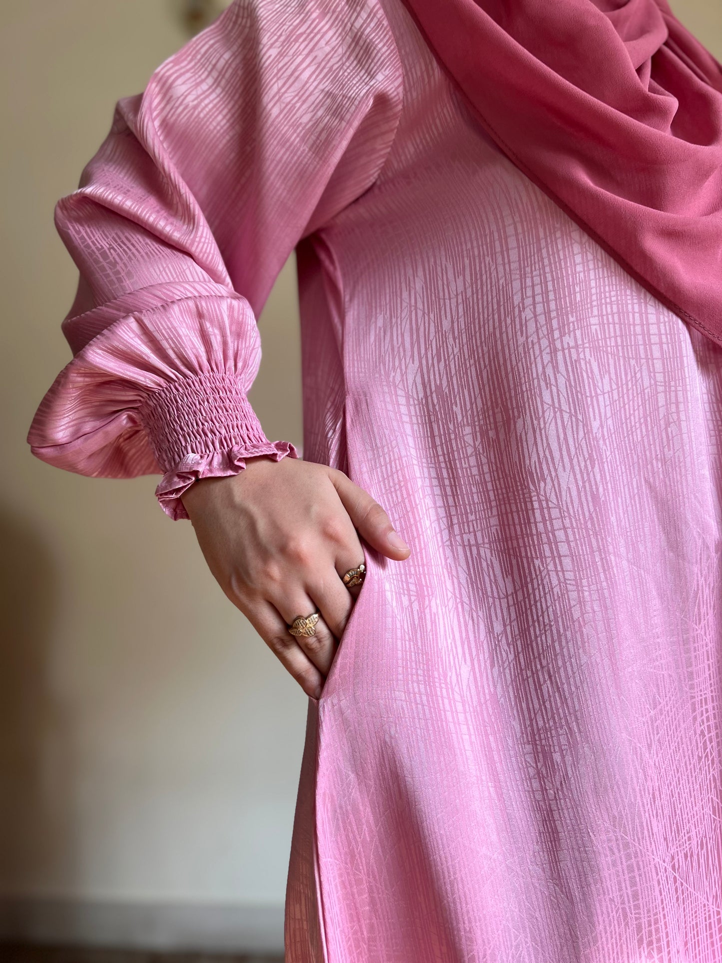 Blush Pink- Self Print Sheen Nida Abaya