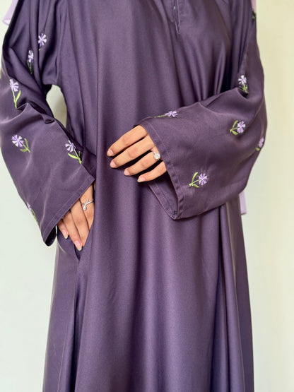 Lila Gulzar- Embroidered Abaya